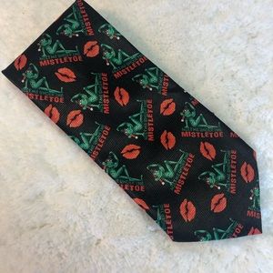 Christmas Fun Meet Me Under the Mistletoe Tie